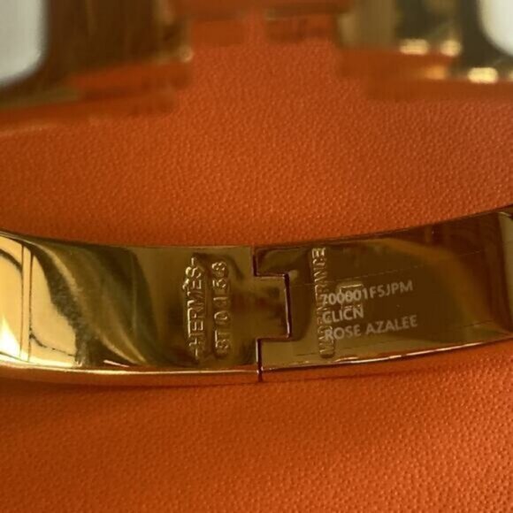 NWT Hermes Clic Enamel Bracelet Blanc White Gold, size Small - Picture 2 of 6